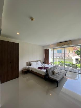 Karon beach, Chic condo with jungle view