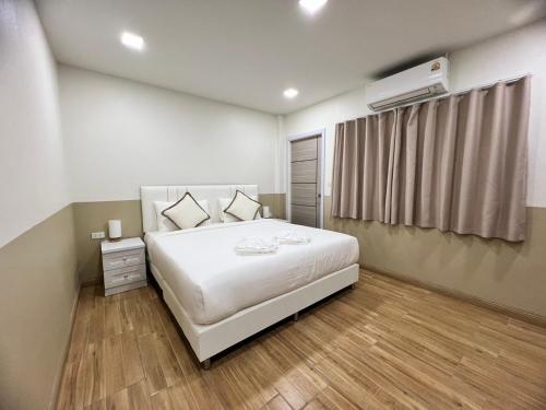 Kata walk&amp;wave hostel