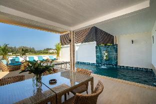 Khanitha Luxurious Private Pool walk to the beach!