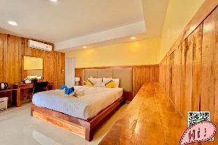 Kinjo park resort singgle bed pool view