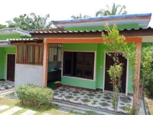 koh Lanta  Klongnin Rubber Home A/C &amp; Kitchen a