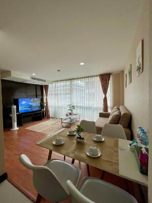 Kris 2 beds 2 baths Apartment