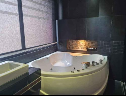 L1 Condo In Bangla Patong Beach Private Jacuzzi