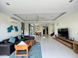 Laguna Park Modern Pool Villa