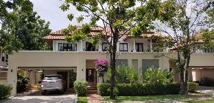 Laguna Village Pool Villa