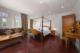 Lanna Inthan Hotel &amp; Resort