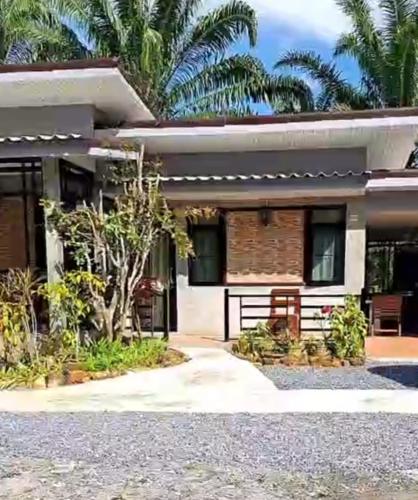 Lanta KS Garden