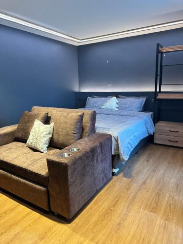 Li - Room for 2-3, Naradhiwas 4