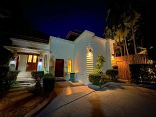 Lily Villa Stunning Villa With A Beautiful Pool