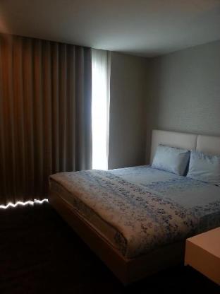 Liv@5 condominiums Room 104/2