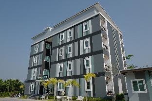 living at Sphere with Deluxe room