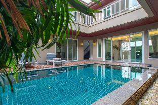 Lounge Pool Villa