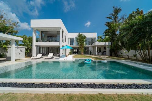 Lumiere Villas Phuket - Golfside Retreat in Laguna