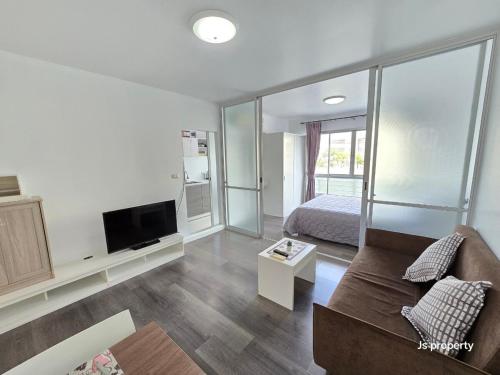 Luminous Condo in Kathu