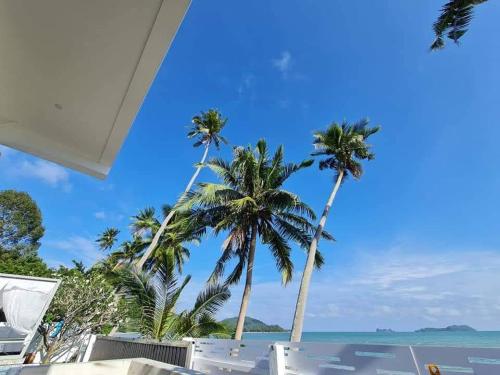 Luxtalay beachhouse villa