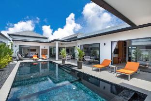 Luxurious 3 bedrooms pool villa at rawai