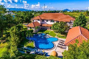 Luxurious 6 Bedroom Mansion Close To Beach (CAS)