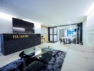 Luxurious home in the heart.