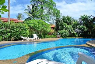 Luxurious Thai-Style Villa with Private Pool and Beach Access