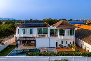 Luxury 4 Bedroom Pool Villa! (PV8)