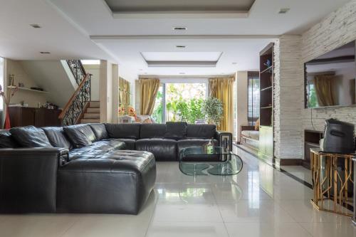 Luxury 4 KingSize BedRooms - Central &amp; Modern Sukhumvit
