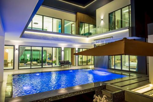 Luxury 6 Bedroom - 8 Bathroom Big Size Villa