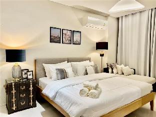Luxury Bedroom condo with pool and beach access