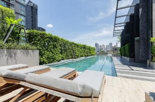 Luxury condo right next to BTS Thonglor!