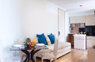 Luxury - FAMILY IN TOWN