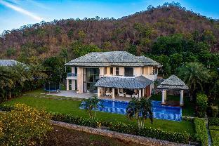 Luxury Mansion On Golf Course (BMG5)