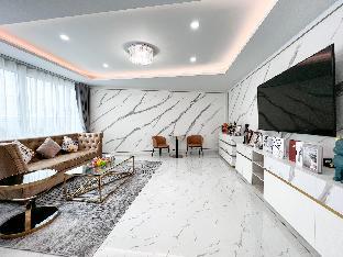 Luxury Modern House in Phuket Town
