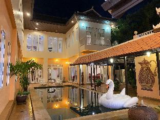 Luxury palace,9BR,600m to beach,BBQ,snooker