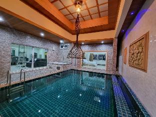 Luxury Pool Villa 5 mins to Phuket Old Town