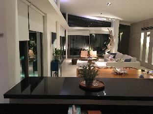 Luxury Pool Villa in Layan