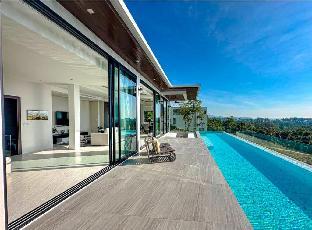 Luxury Seaview Villa Layan