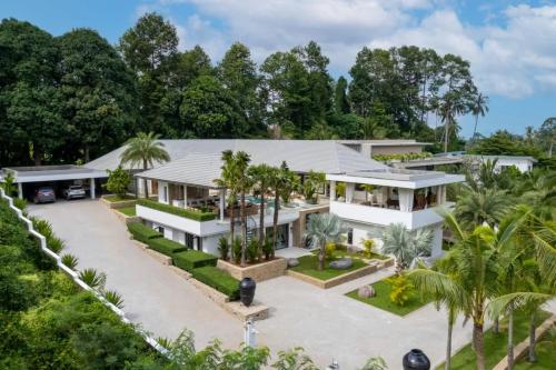 Luxury Tropical Villa Riverside With Private Pool And Garden In Koh Samui