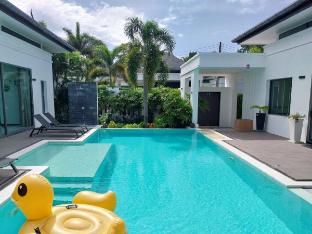 Luxury Villa Near Nai Harn Beach