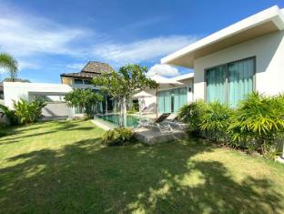 Luxury Villa Serenity in the heart of BangTao