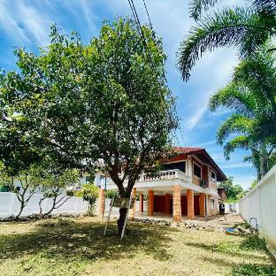 Ma Baan House by the sea