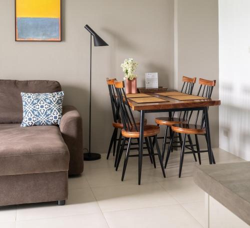 Mae Phim Grand Blue Condo with pool and seaview
