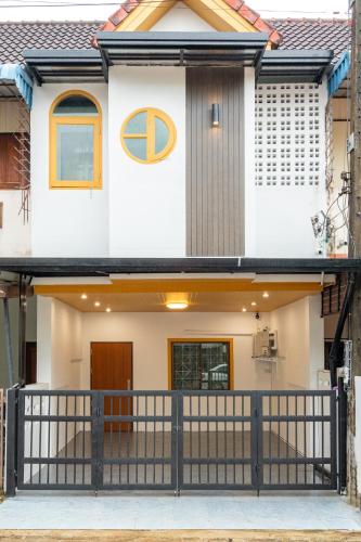 Mante House