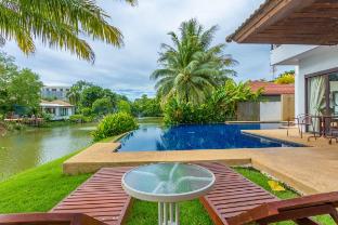 Massive Huge Pool 9 Minutes Walk to Beach V131