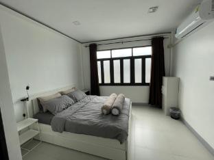 Metta’s house