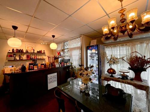 MIDNIGHT CREPES Homecafe/Lifestyle Studio