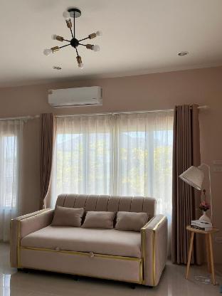 Minimalist Home 15 Mins to City