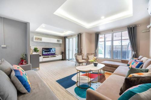 MIQ Home 142 Huai Khwang_NEW4BR/Jodd fair