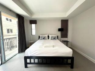 Mitr Inn MRT Samyot Station - The Grand Palace