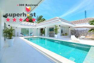 Modern &amp; Charming pool villa