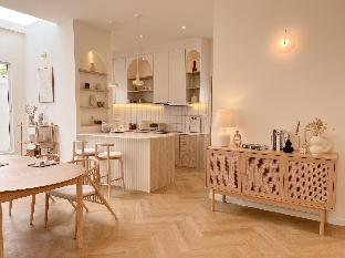 Modern cozy HOME/ Near MRT/ Near JJ market