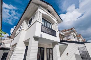 Modern Luxury 5 BR Villa with Private Pool Phuket